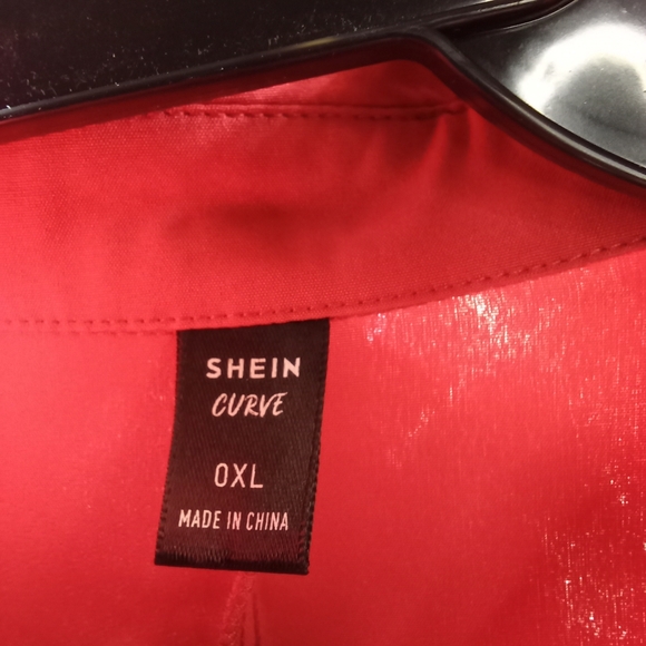 Shein Curve NWOT Sz 0XL Red Button-Up Women's Top - Picture 4 of 5